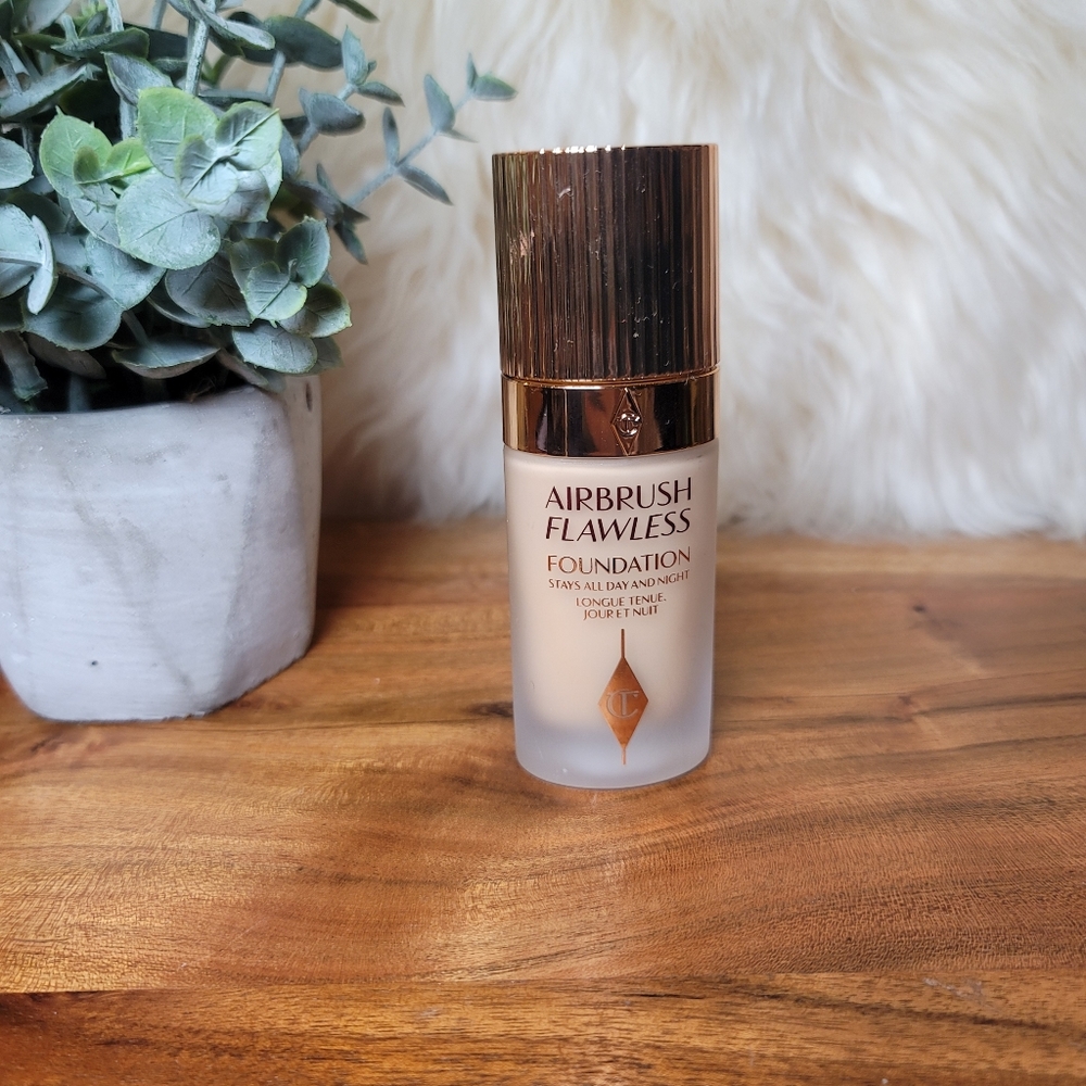 Charlotte Tilbury Airbrush Flawless Foundation 4 Neutral